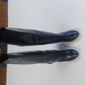 Ladies  gently  used leather boot
